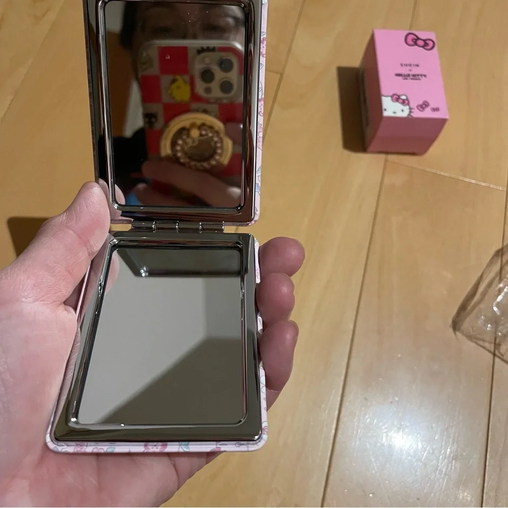 New hello kitty compact and mini brush set